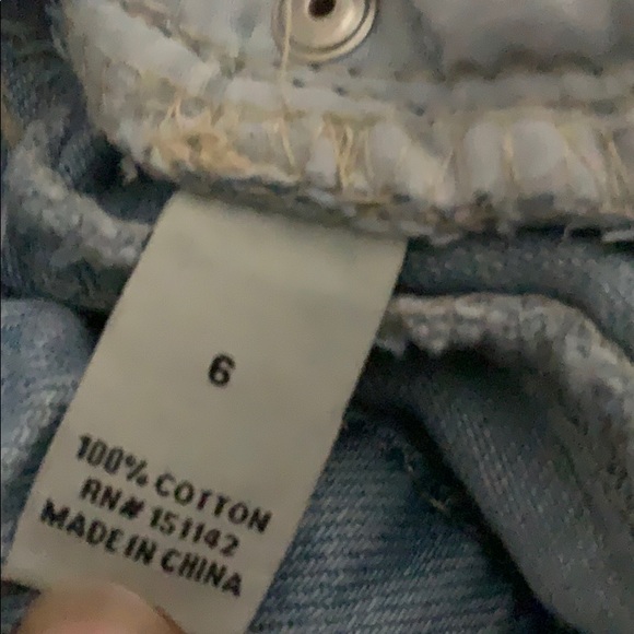 Refuge Distressed Light Wash Jeans - Picture 3 of 4